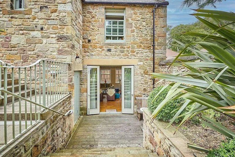 Beautiful 2-Bedroom Stone Cottage