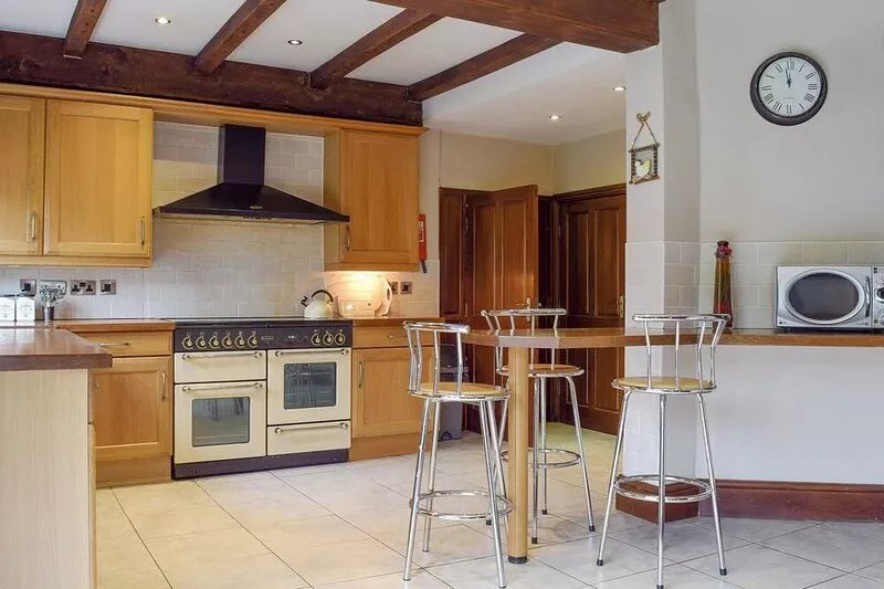 4 bedroom accommodation in Leek