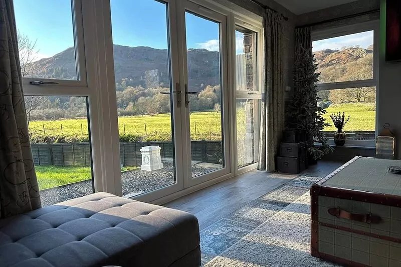 Holiday home with stunning view, open fire, sleeps up to 10