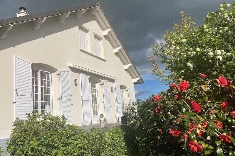 Home 15 MN WEST OF CAEN