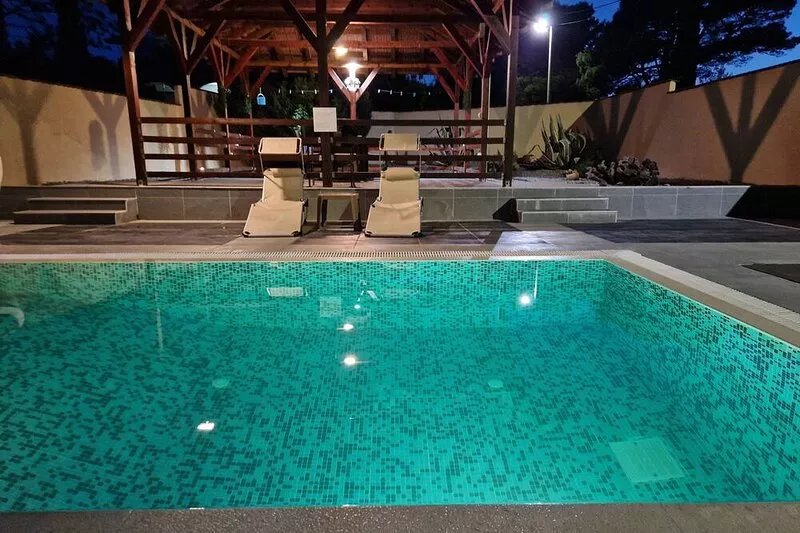 A 4-bedroom villa with private pool, located in quiet countryside, 2 km from sea