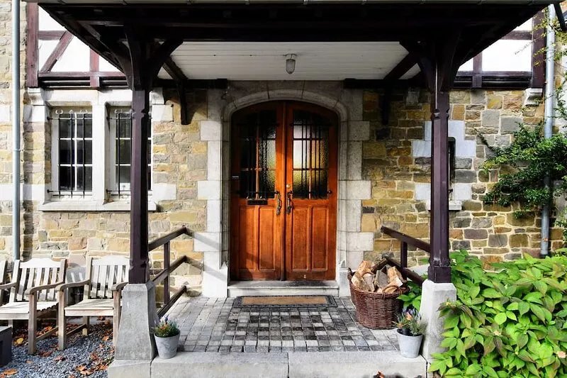 Beautiful castle house in Spa with spacious garden