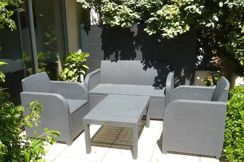 AIX EN PROVENCE. BEAUTIFUL PRIVATE GARDEN APARTMENT IN LUXURY RESIDENCE WITH