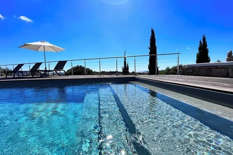 Magnificent villa with heated pool and sea view in Porto Vecchio 6-8 pers !