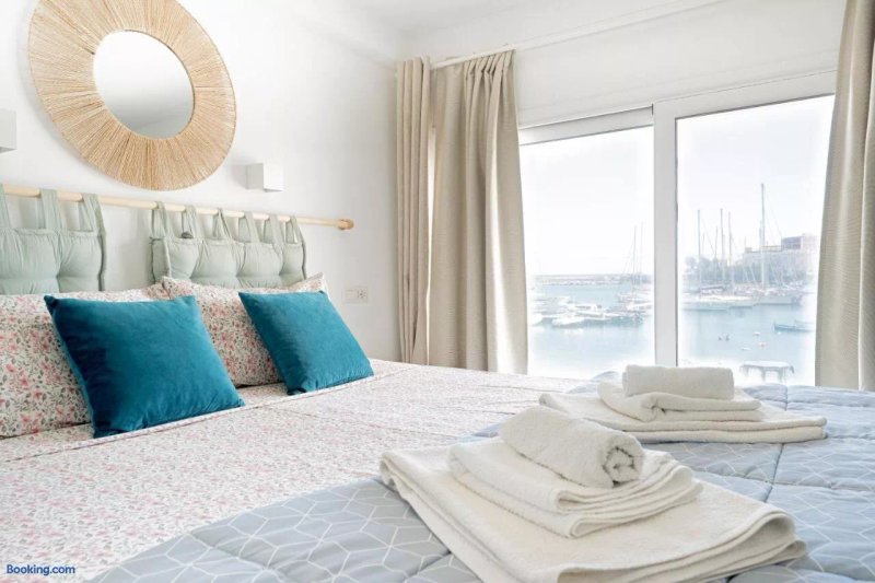 Eos Sea View Apartments