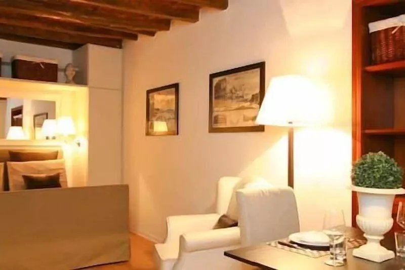 Studio Romantic, modern apartment in the center of Rome a few steps from Piazza
