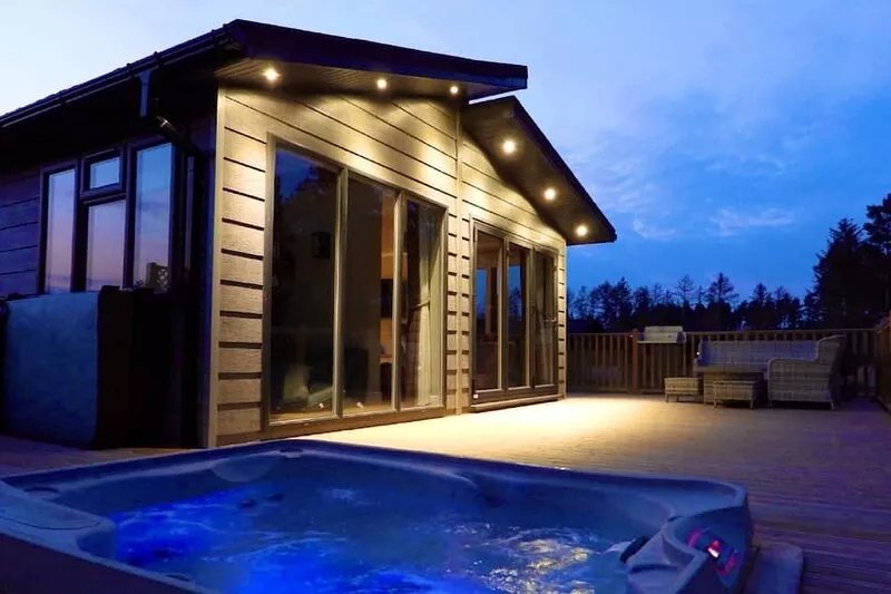 Dragonfly Lodge - 2 Bedroom Lodge with Hot Tub