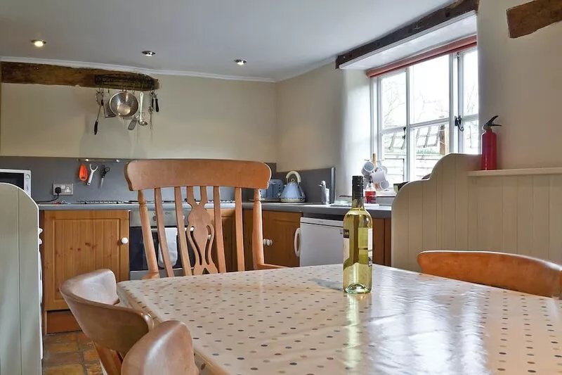 3 bedroom accommodation in South Acre
