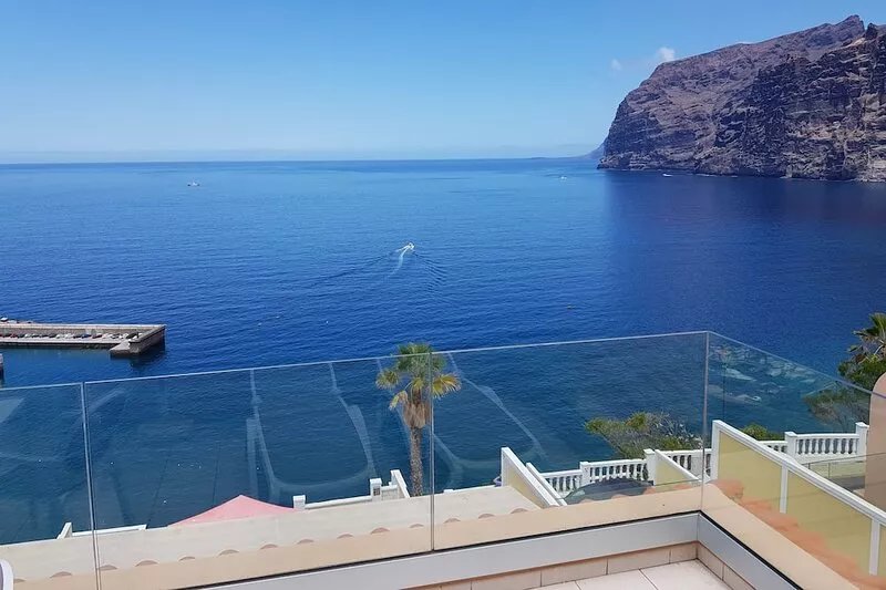 Fantastic apartment with large terrace! View of the sea and Los Gigantes.