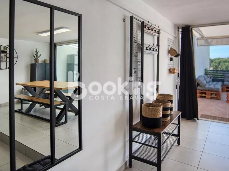 RENOVATED APARTMENT WITH LARGE TERRACE FOR 4 PEOPLE