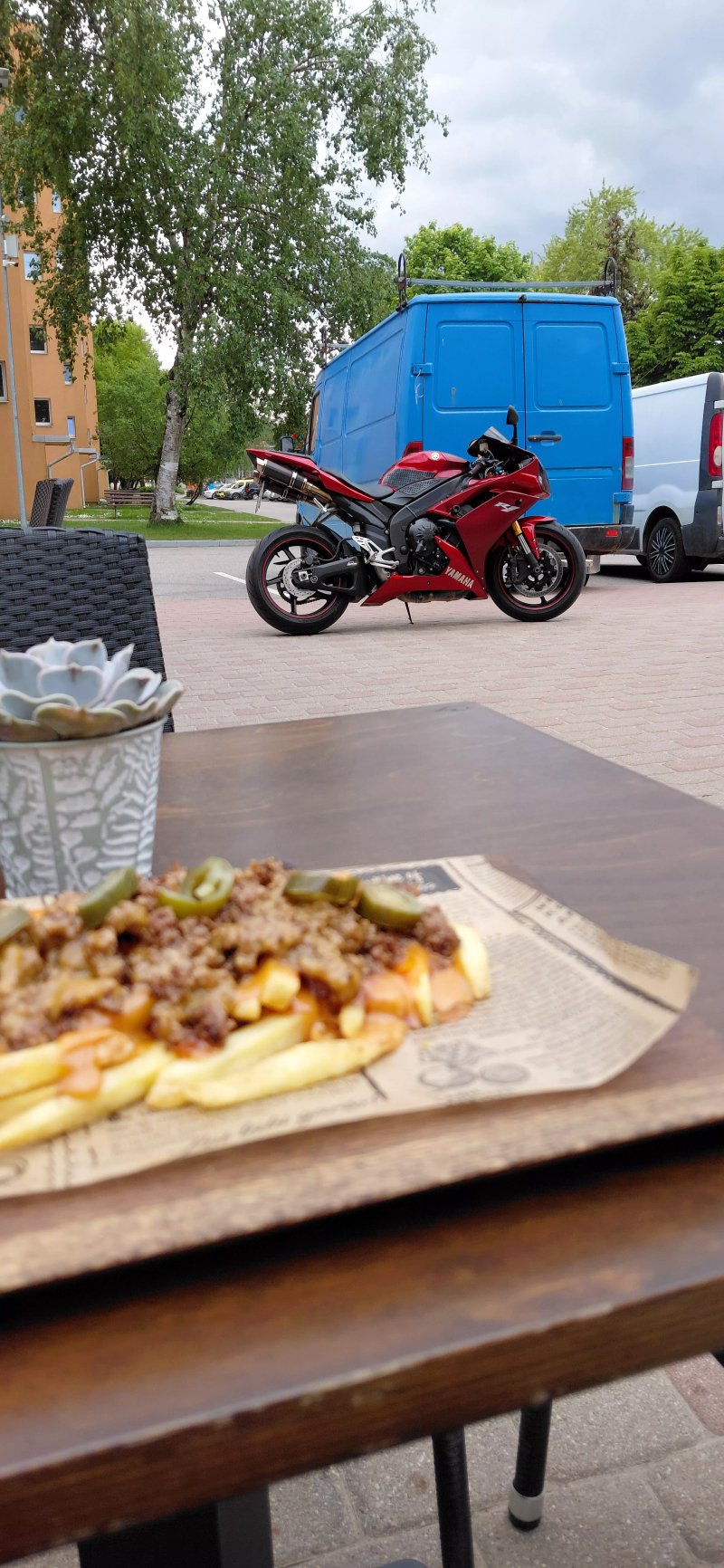 Uguns Cafe