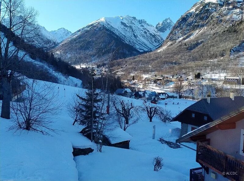 Gîte at the foot of the slopes and close to hiking trails