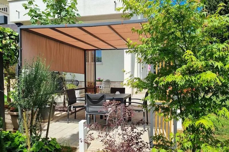 EL CORSARO One-Bedroom Apartment with Garden 3