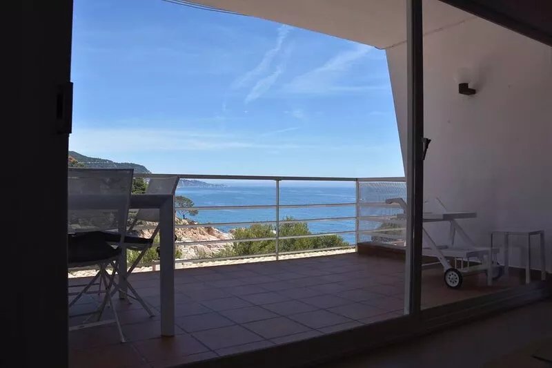Apartment with sea views and easy access on foot, in private urbanization