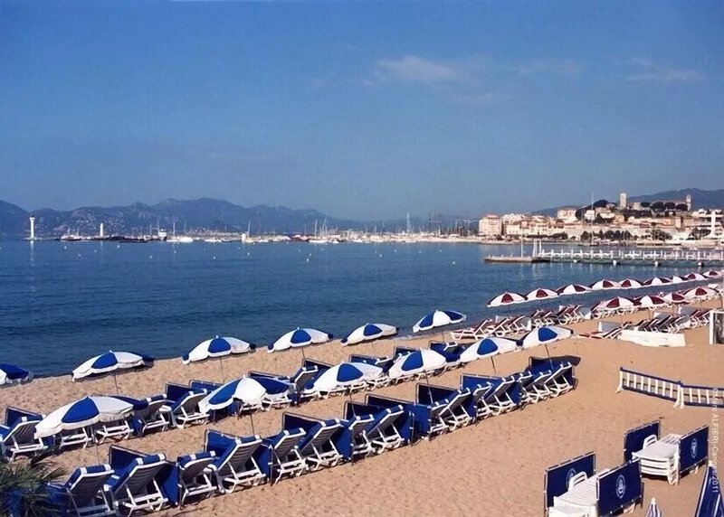 Central in the Heart of Cannes - 'Carre D'Or' (Golden Square) Location is a Gem!