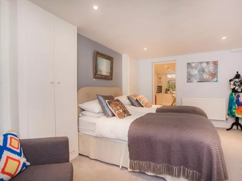 The Art Studio - stylish city accommodation