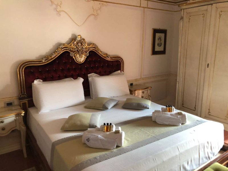 Les Suite Royales