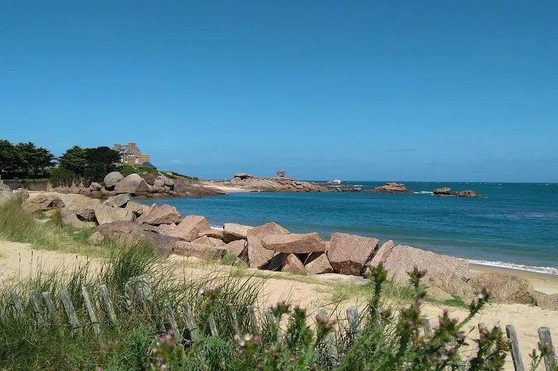 House 2-7 people, 150m from the beach Tregastel White Strike, Near Perros-Guirec