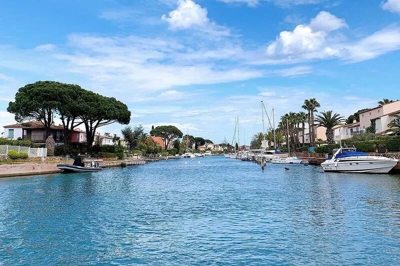 2 BEDROOM HOUSE IN PORT COGOLIN (with pontoon for boat)