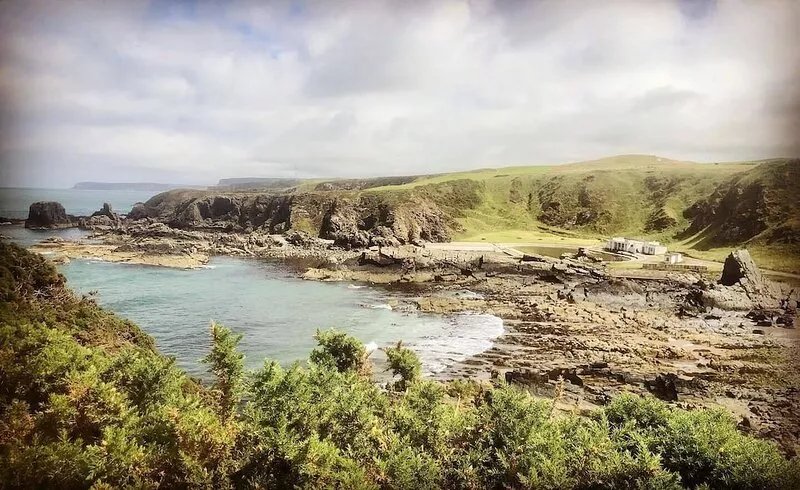 GAMRIE LODGE, former Coach House. Tranquil rural location close to the sea...