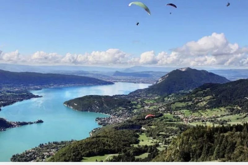 House in Annecy, between Lake and Mountains, 350m2, 16-18 beds
