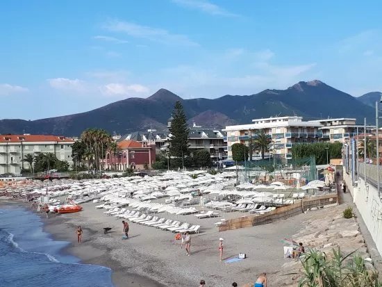 Varesina Beach