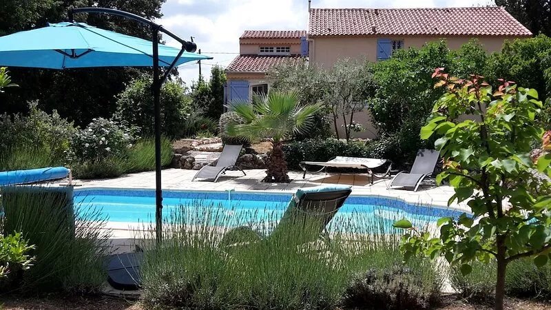 Romantic villa with pool & pool house between the Mediterranean Sea and the