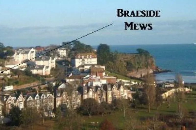Walking distance to Goodrington and Paignton beach, bars, restaurants and shops.