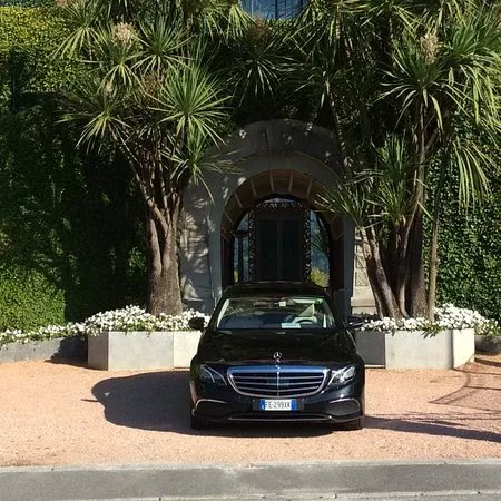 ICare Limo & Coach Services all over Italy