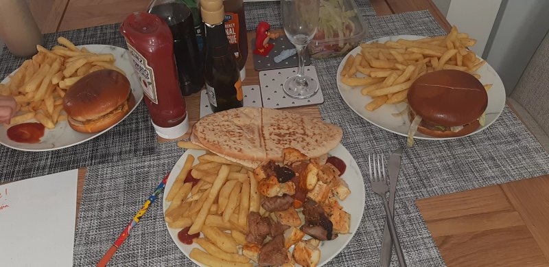 Suburban Grill & Burgers