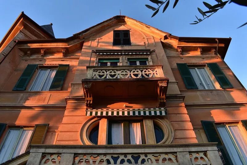 Appartamento in tipica villa liberty ideale per una vacanza tra ulivi e oleandri