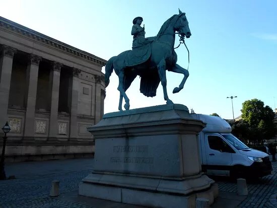Queen Victoria Equestrian Statue