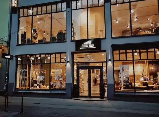 Shoe & Clothing Outlet Cetras Zoles