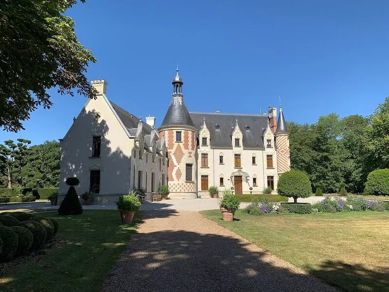 Charming house sleeps 14 in magnificent chateau grounds