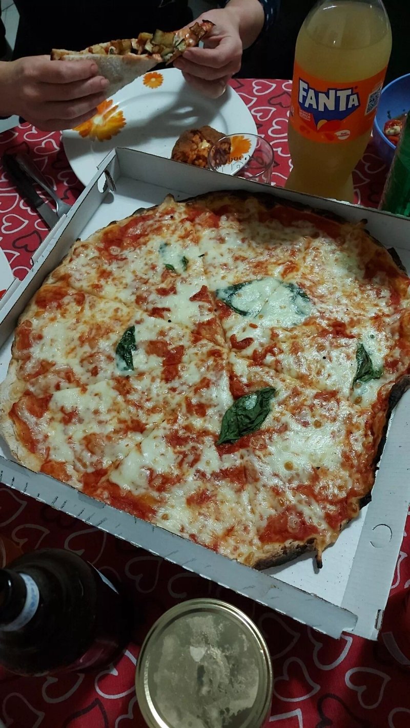 Imperium Pizza - Pizzeria Romana con Cucina