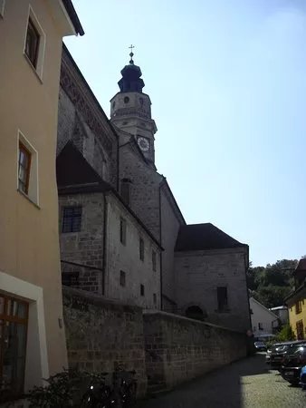 Pfarrkirche St. Laurenrius