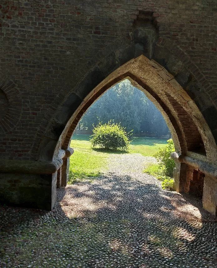 Mura Neogotiche Nel Parco Di Monza