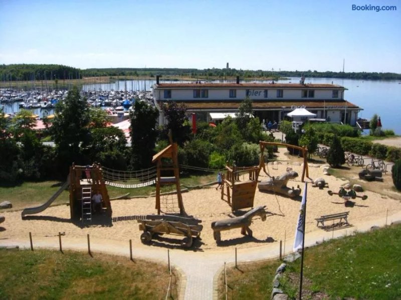 Ferienwohnungen im Hafen Pier1 am Cospudener See bei Leipzig