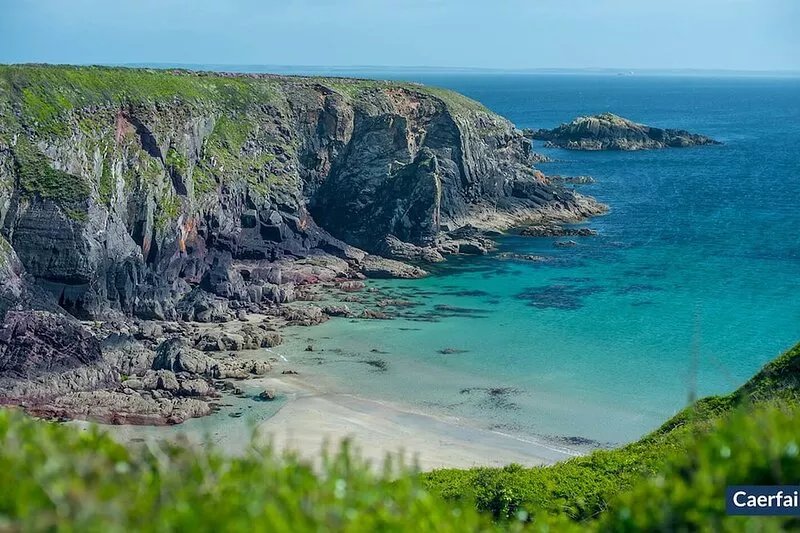 35 Bryn Road, Holiday Home St Davids, Sleeps 5, 3 bedrooms,  bathrooms