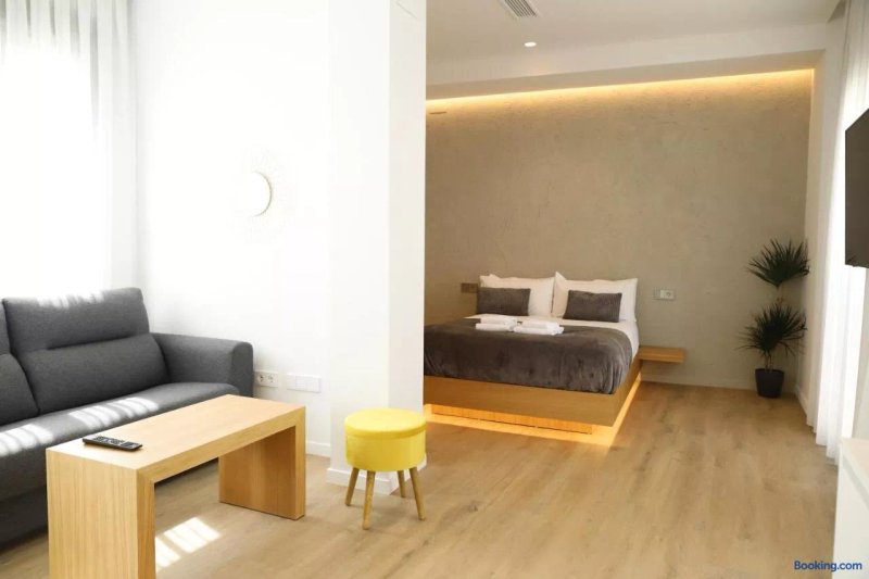 Medina Homes Puente Romano