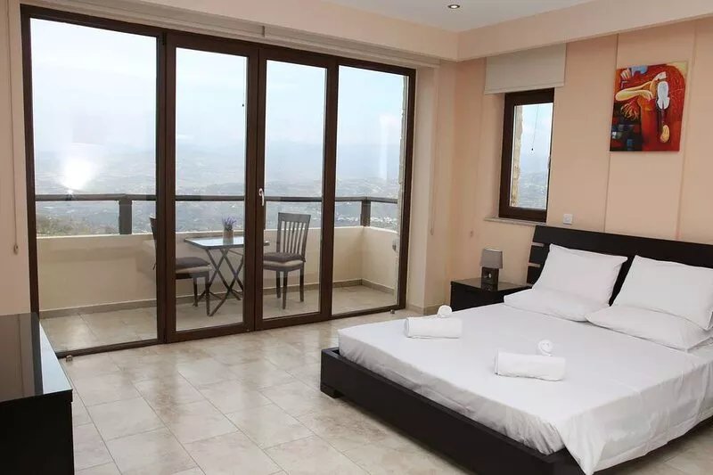 Starlit Villa is a lovely stone-built villa 360 m2 with a private swimming pool