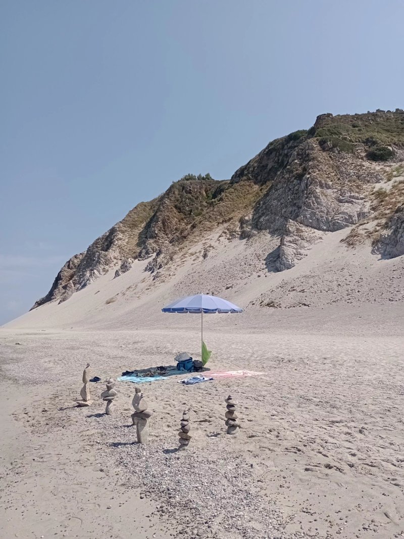 Spiaggia montagne di sabbia