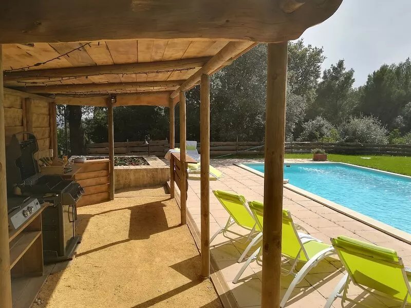 Full nature, private pool, between AVIGNON and UZES, Mas authentic Provence
