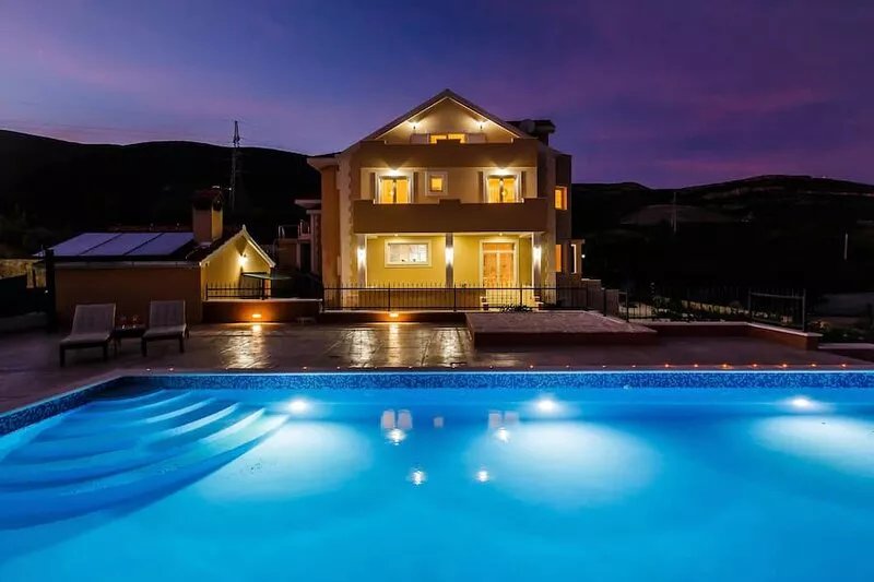 Spacious 5 bedroom villa with swimming pool and beautiful sea views.Villa Kosta