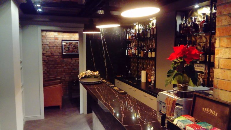 Cigarro Cigar Shop & Lounge