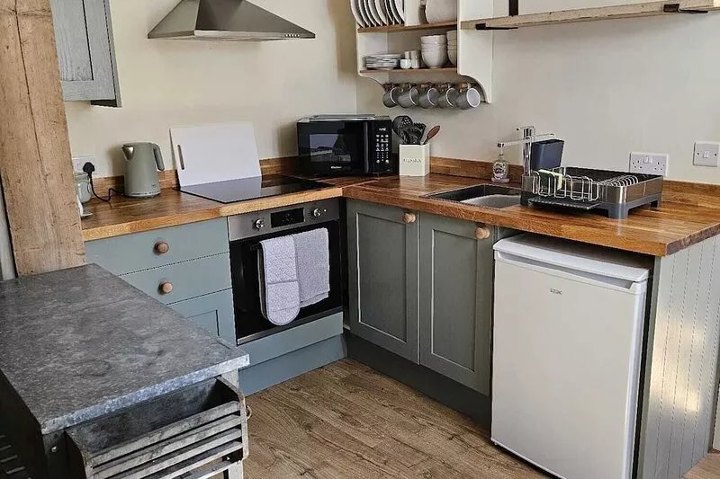 Characterful 3 Bedroom cosy Cottage, Pet-Friendly!