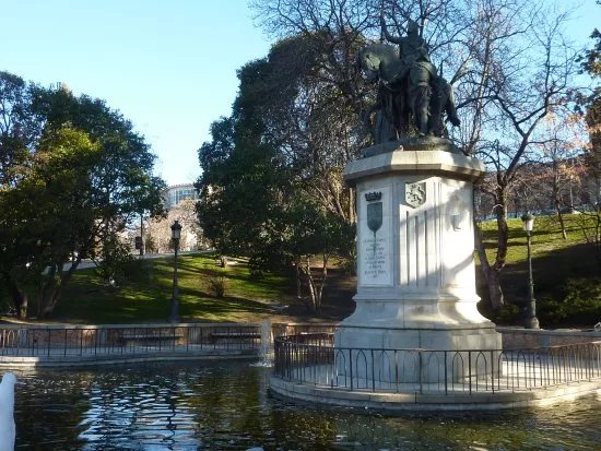 Monumento a la Reina Isabel I la Catolica