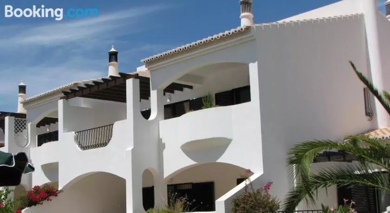 Alto Golf Apartments