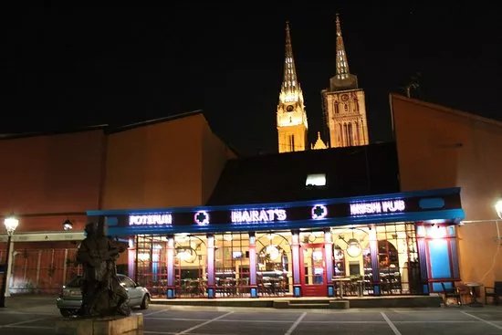 Harat's Irish Pub