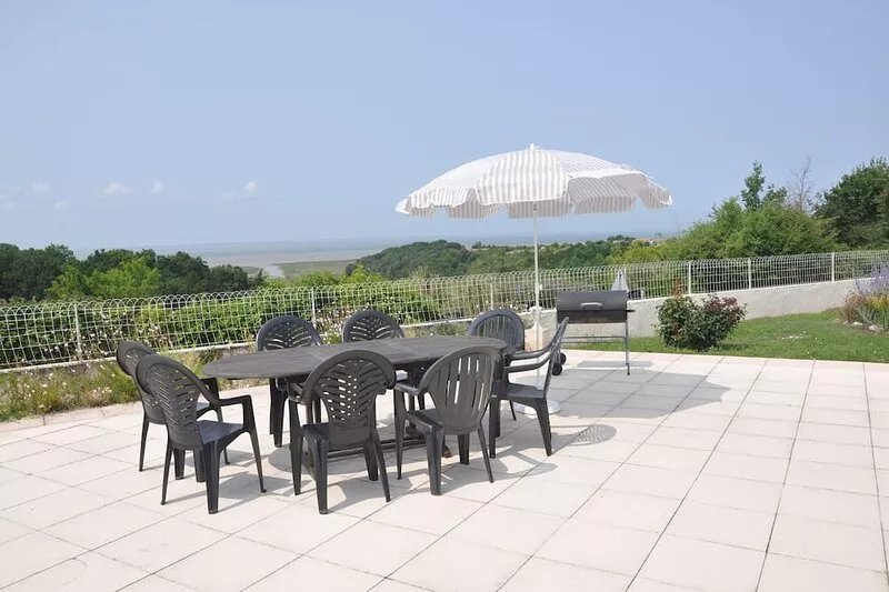4 Bedroom detached chalet with private swimming pool and outstanding view